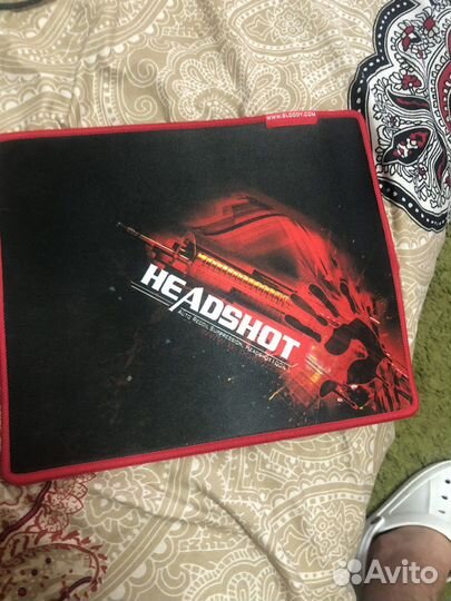 Игровая клавиатура с подсветкой и мышь с ковриком