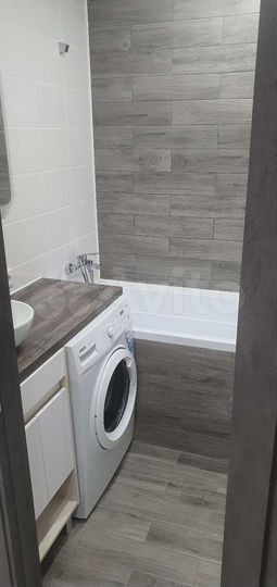 3-к. квартира, 80 м², 8/17 эт.