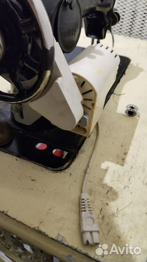 Швейная машина Singer