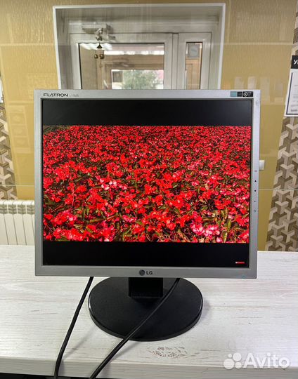 Монитор LG Flatron L1752S