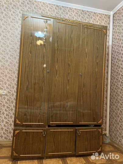 Шкаф распашной