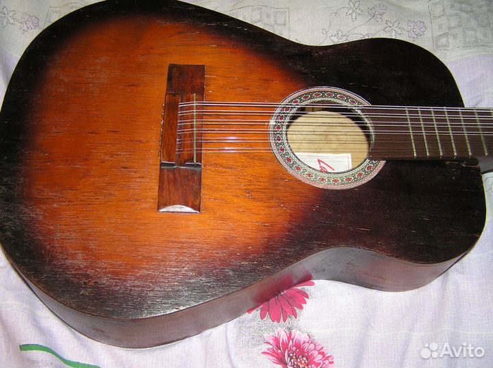 12- струнная гитара