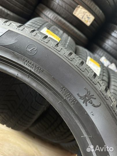 Pirelli Scorpion Winter 285/40 R22 и 325/35 R22 110W