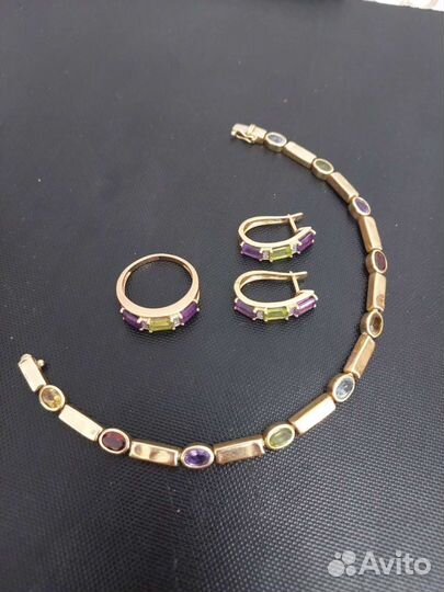 Золотой комплект серьги, кольцо и браслет