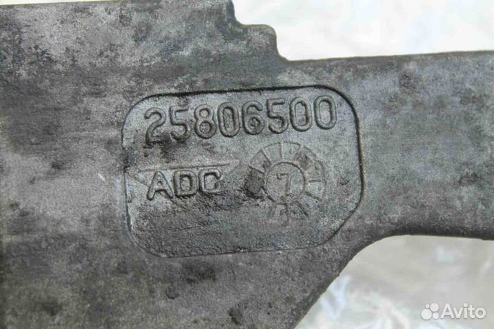 Кронштейн вакуумного насоса Cadillac CTS 2008