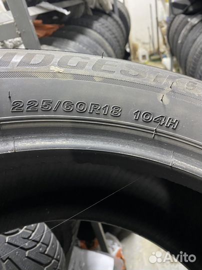 Bridgestone Blizzak LM-001 225/60 R18 29L