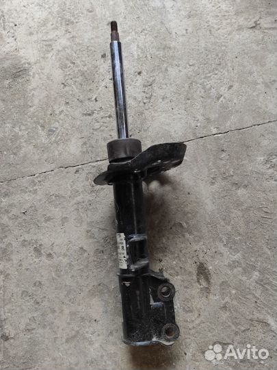 Амортизатор передний правый Киа Сид 1