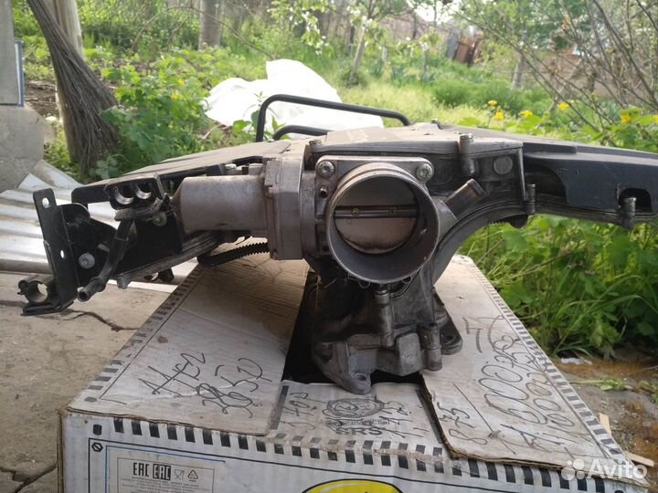 Впускной коллектор в сборе и мебельная прессвайма