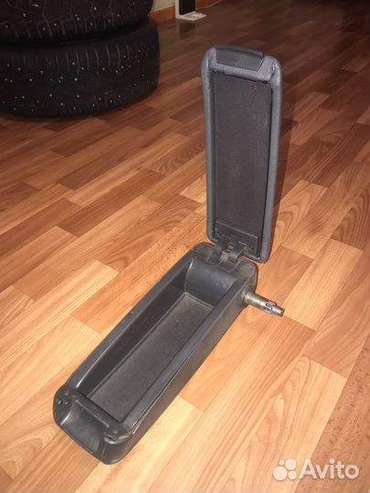 Подлокотник opel astra h оригинальный с креплением