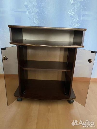 Тумба / тумбочка под телевизор