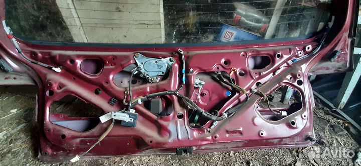 Задняя дверь тойота ипсум-пикникSXM-10