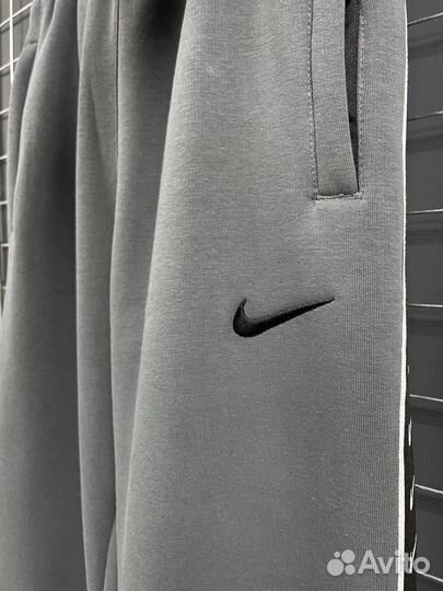 Спортивные штаны Nike