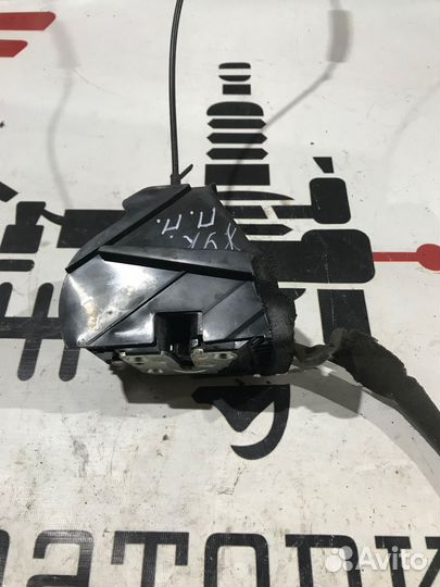 Замок двери передней правой Nissan Juke I (2010—2014)