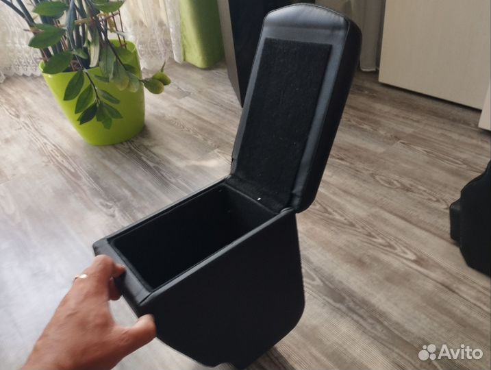 Подлокотник на hyundai solaris, kia rio