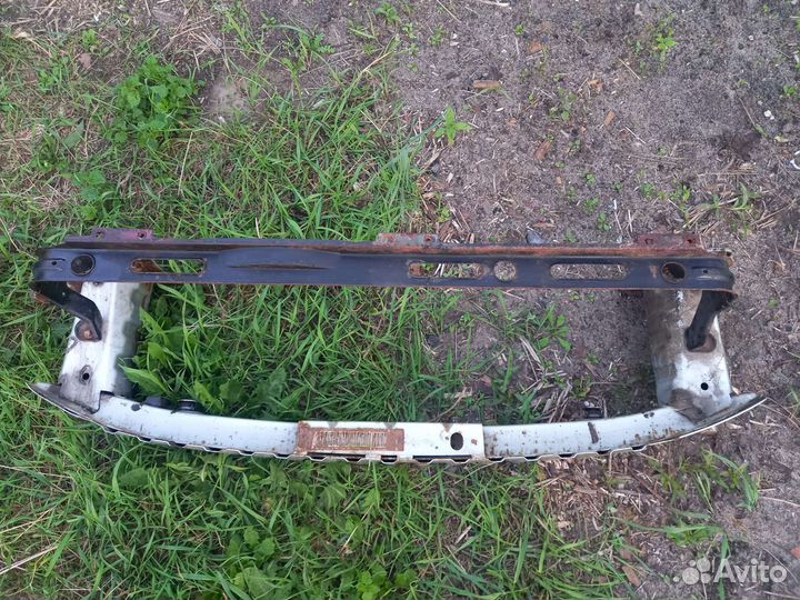 Усилитель переднего бампера Форд Фокус 2