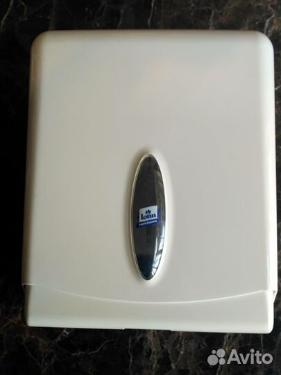 Диспенсер Lotus Marathon для лист.бум.пол