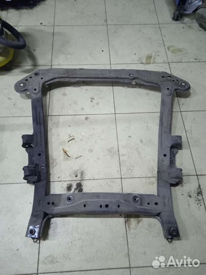 Подрамник Рено сндеро 2