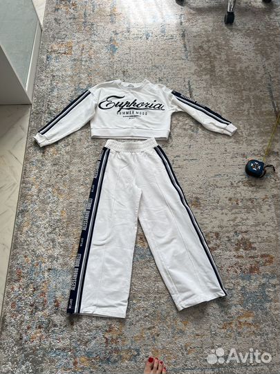 Спортивный костюм для девочки 8-9 лет