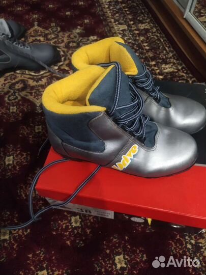 Лыжные ботинки 36р