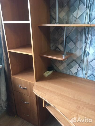 Компьютерный стол