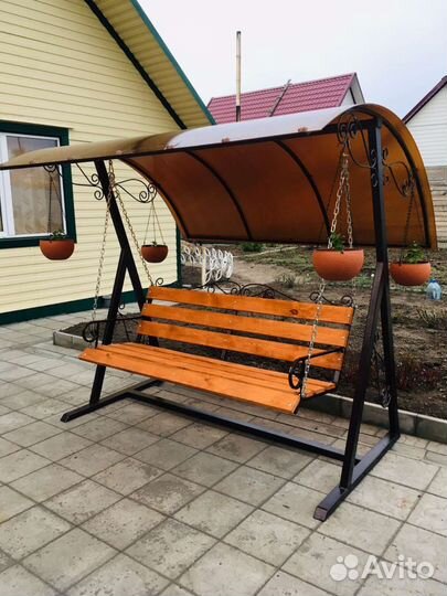 Садовые качели новые
