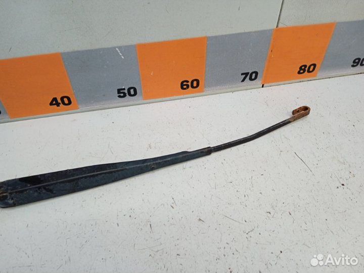 Поводок стеклоочистителя передний правый Ford