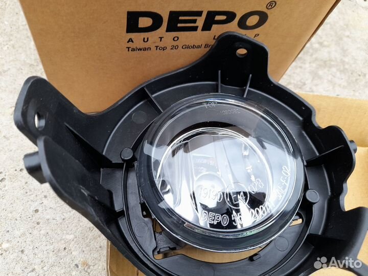 Nissan Navara/Pathfinder Туманка левая Новая