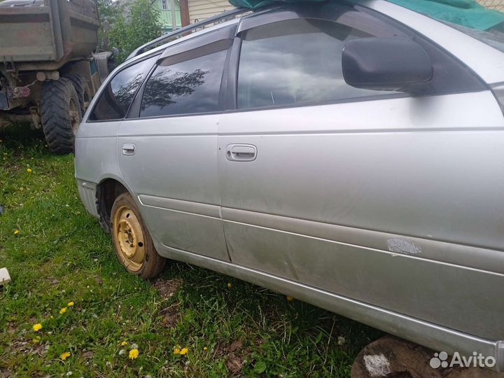 Продам двигатель и машину на запчасти