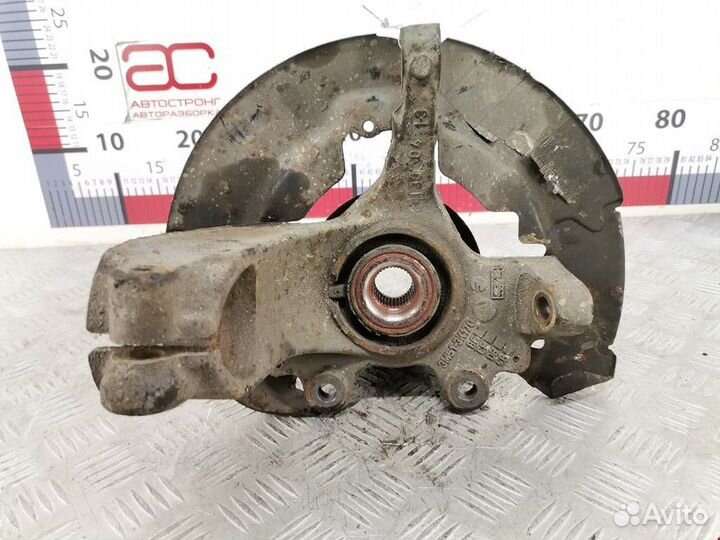 Ступица передняя правая Volvo V50 2005