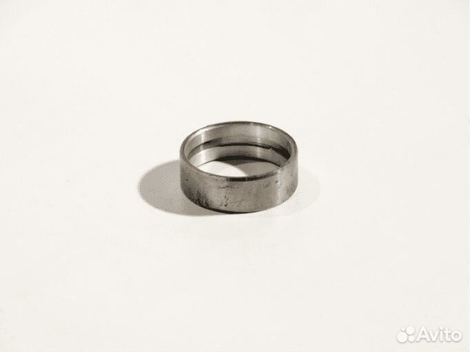 Втулка оси паразитной шестерни 485