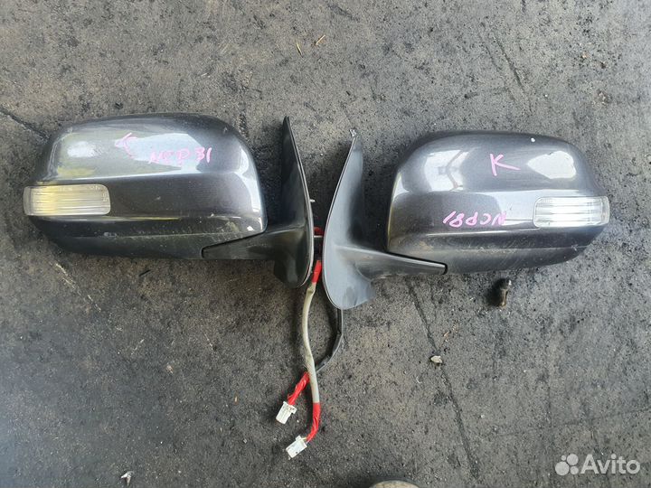 Зеркало право c Toyota Sienta NCP81G 1NZ-FE