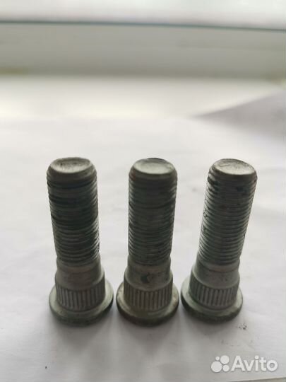 Крепёж колёсный разный, болты, гайки