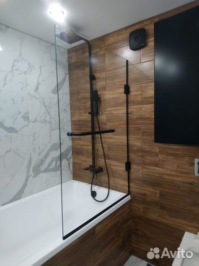 Стеклянное ограждение на ванну