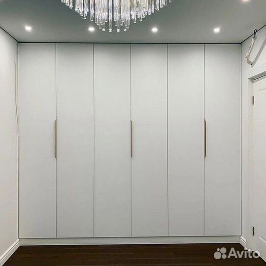 Шкаф распашной современный