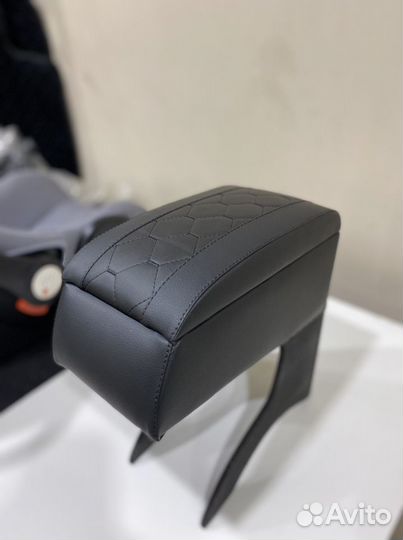 Подлокотник Лада Гранта