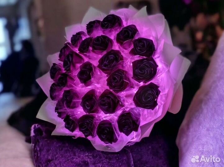 Светящийся букет из роз 23 вечные розы 8 марта