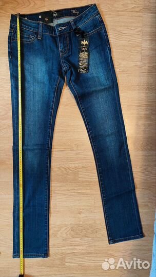 Новые джинсы Тая