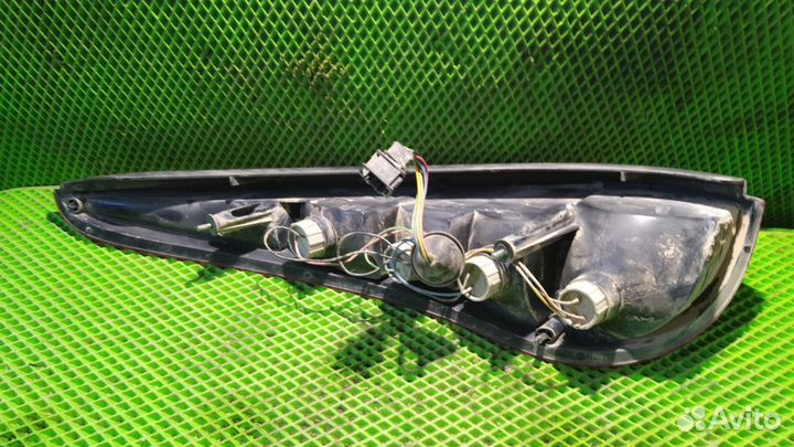 Фонарь задний правый калина