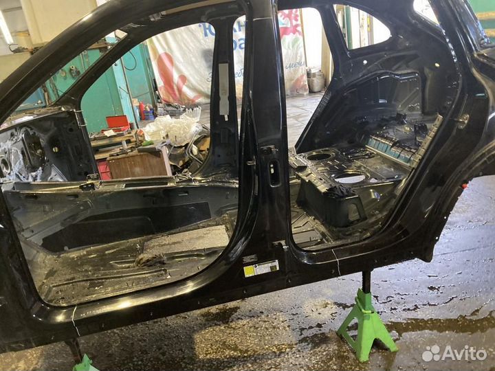 Стойка центральная левая Porsche Cayenne 958