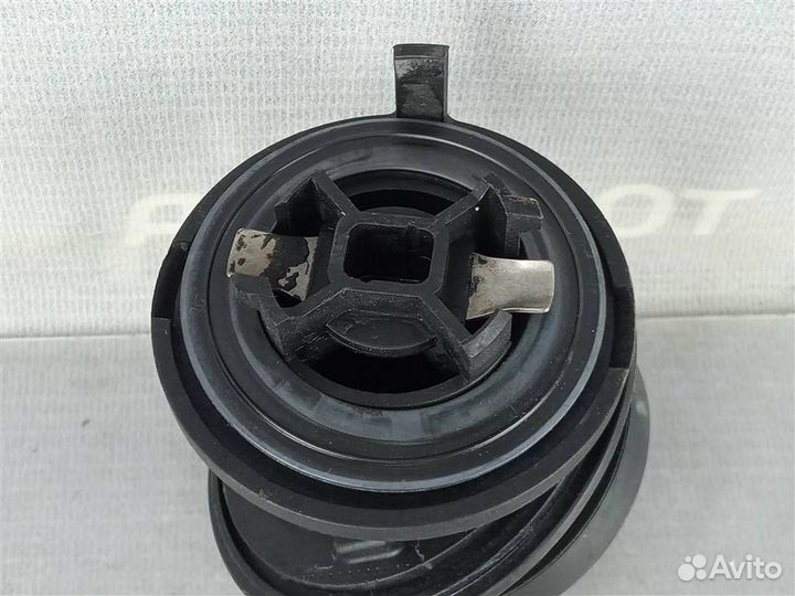 Маслозаливная горловина VW Transporter T5 200320