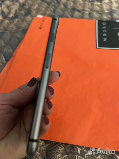 Телефон iPhone 8 64 gb