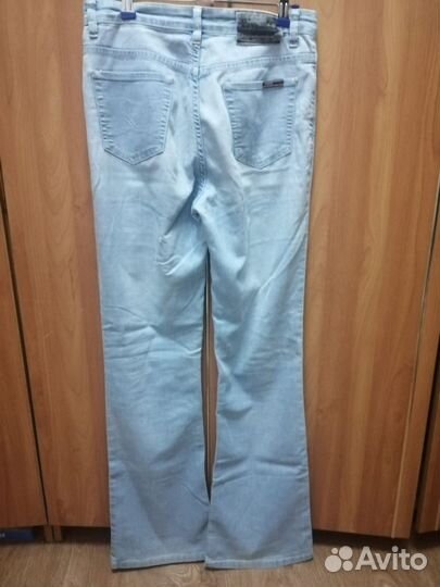 Джинсы