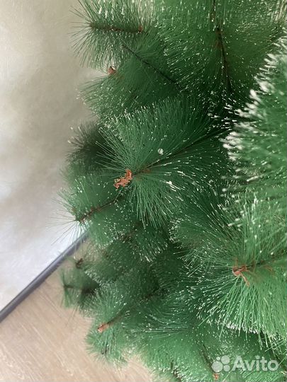 Отдам бесплатно искусственную сосну