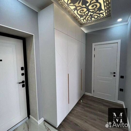 Распашной шкаф