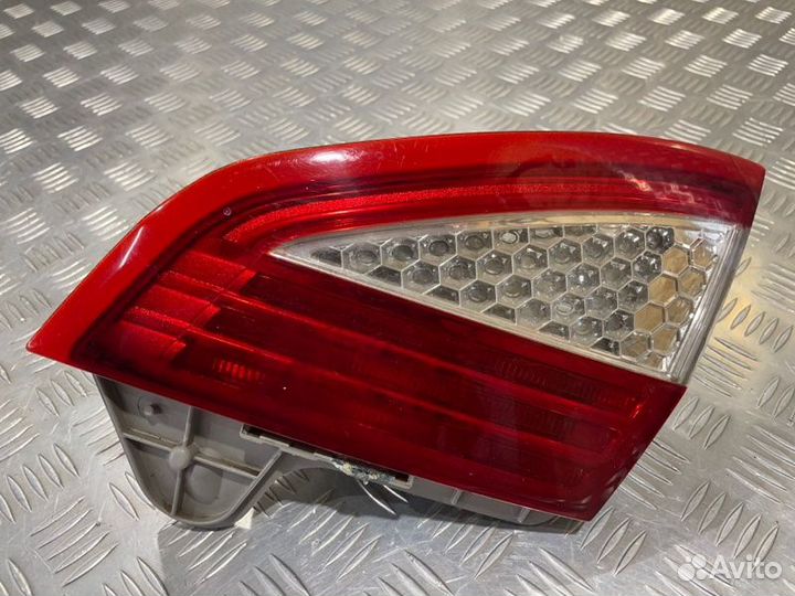 Фонарь задний правый Ford Mondeo 4 2.3