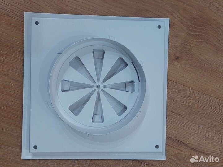 Решетка вентиляции
