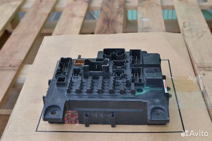 Блок предохранителей Outlander 2 Peugeot 4007