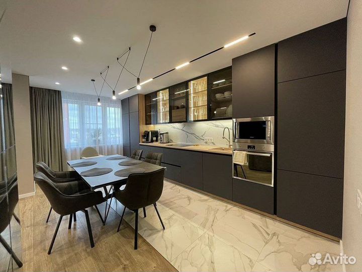 Кухня под потолок