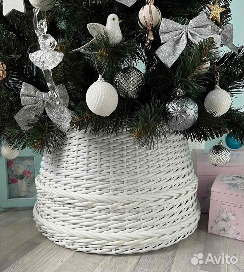 Плетеная юбка для елки из ротанга