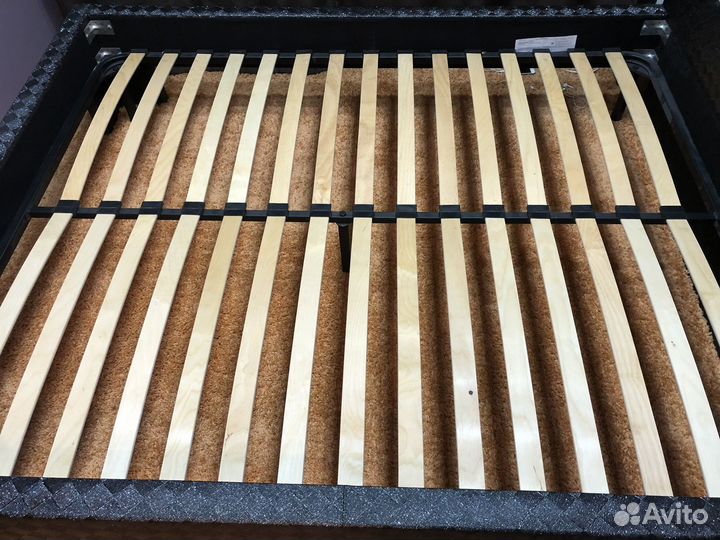 Кровать двухспальная